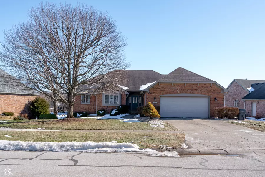 1013 Hudson Bay DR, Greenwood, IN 46142