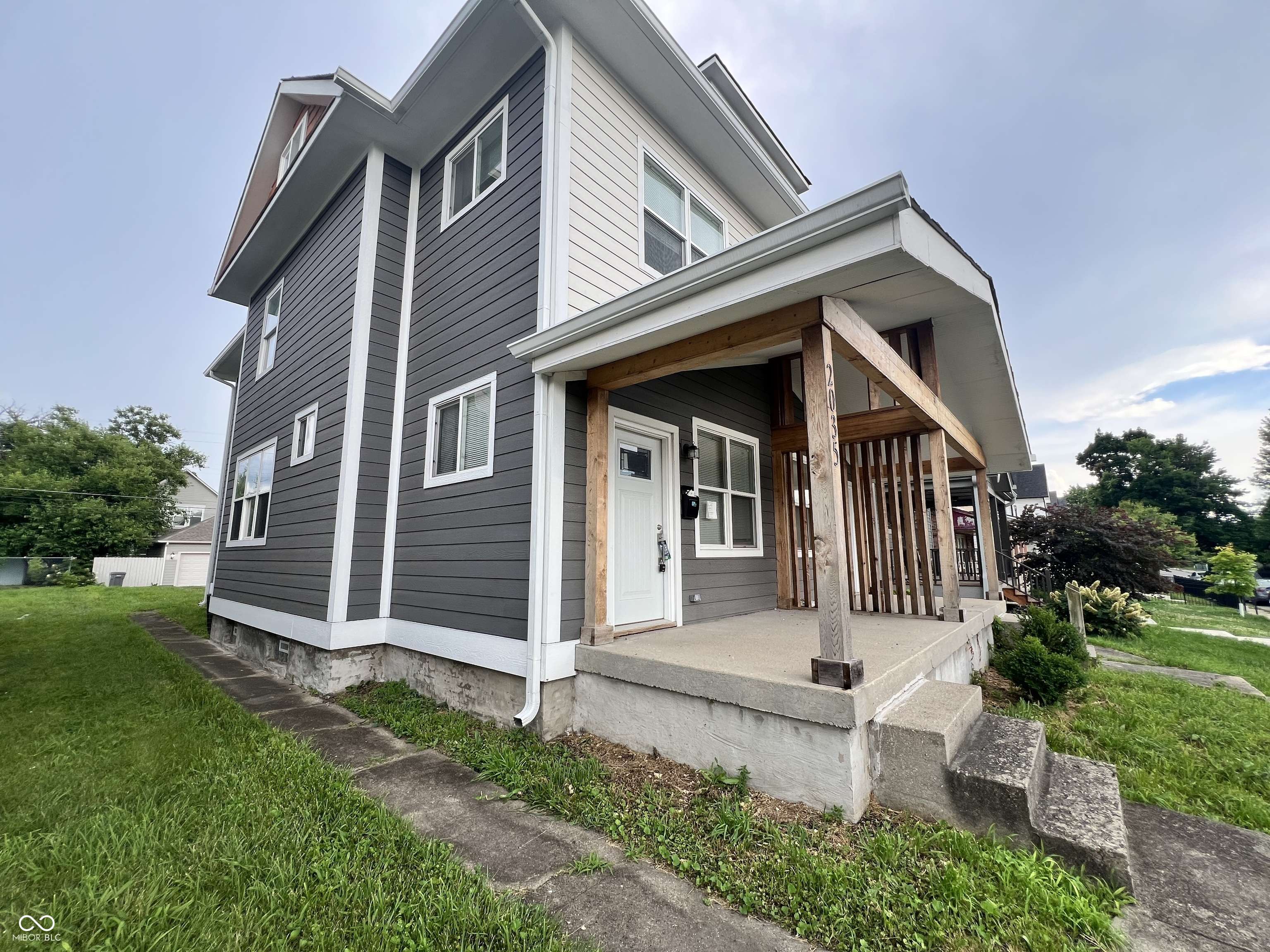 Indianapolis, IN 46202,2033 Carrollton AVE