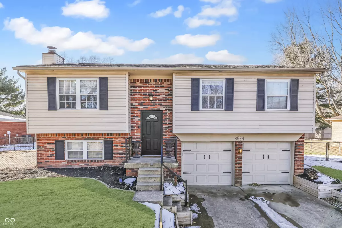 Indianapolis, IN 46217,8534 Kenasaw CT