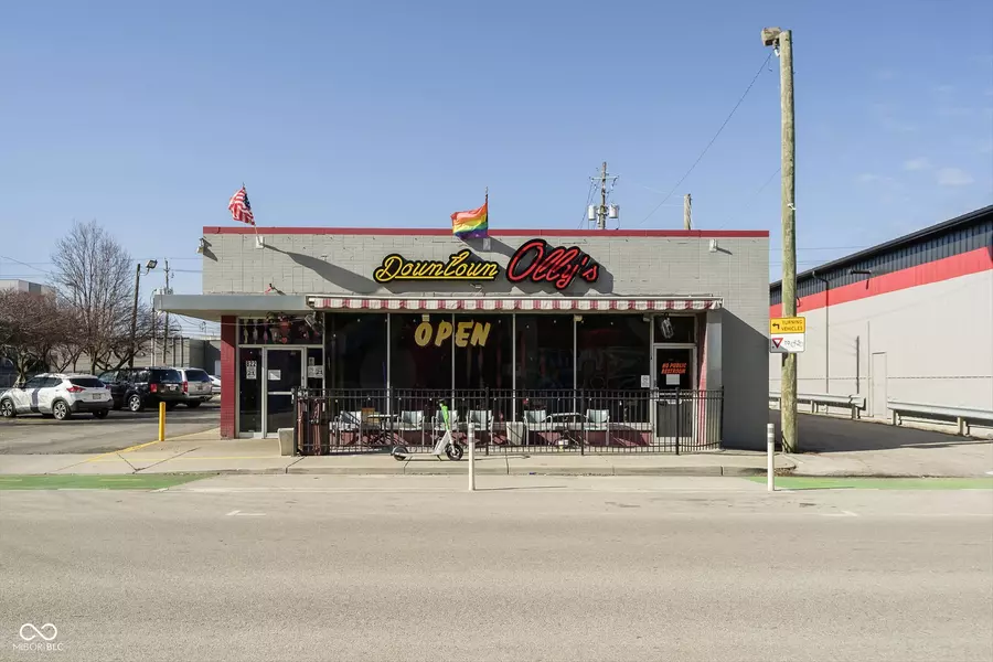 822 N ILLINOIS ST, Indianapolis, IN 46204