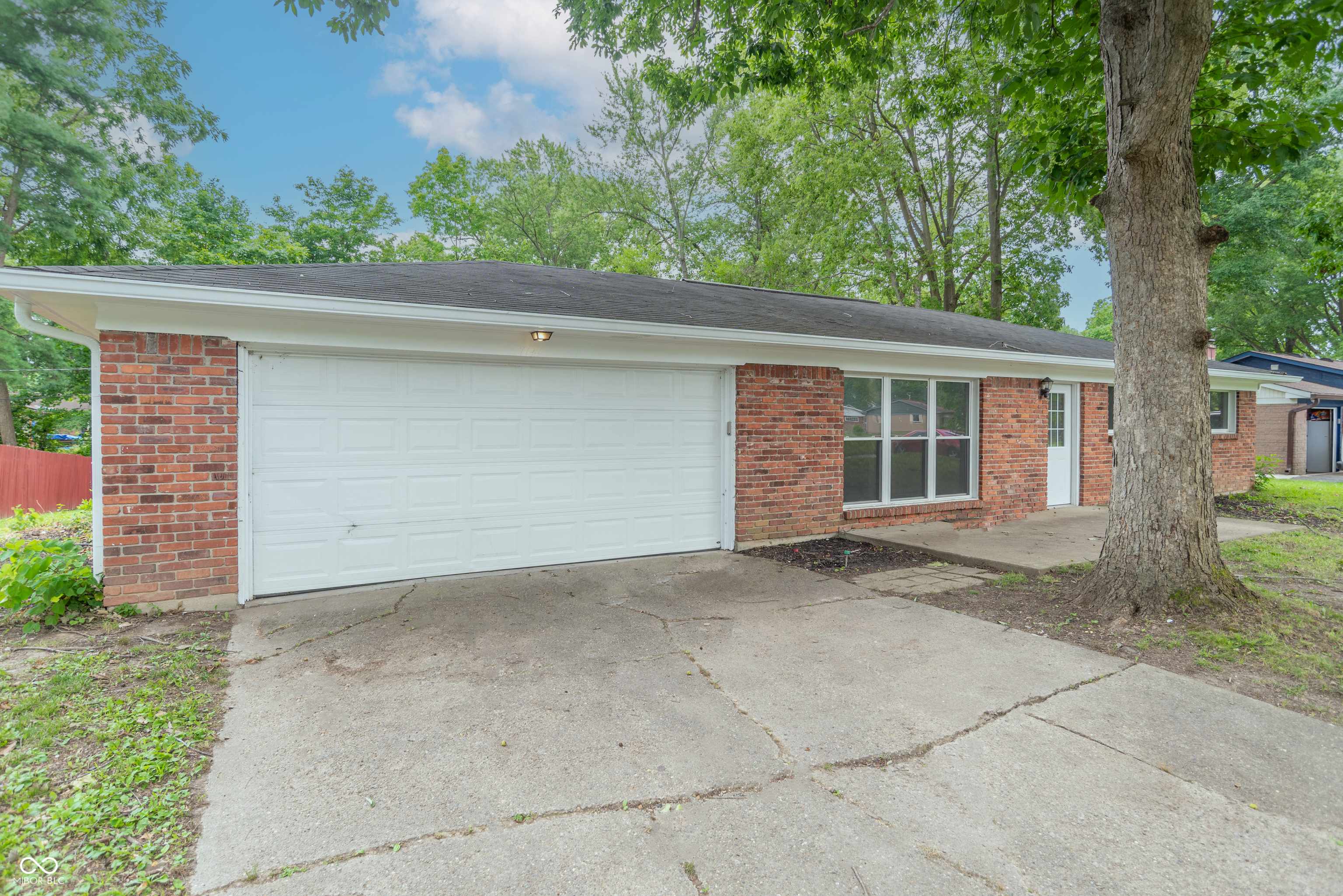 Indianapolis, IN 46214,7141 Tina DR