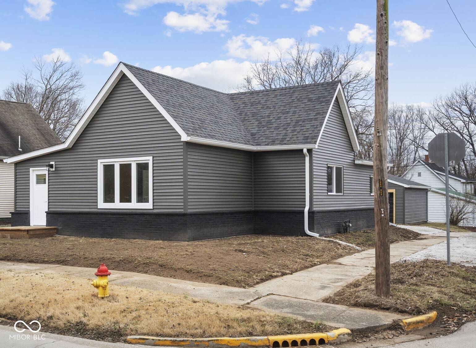 626 N Main ST, Clinton, IN 47842