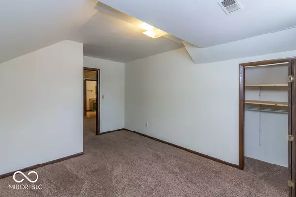 Greenwood, IN 46142,805 Riverside DR