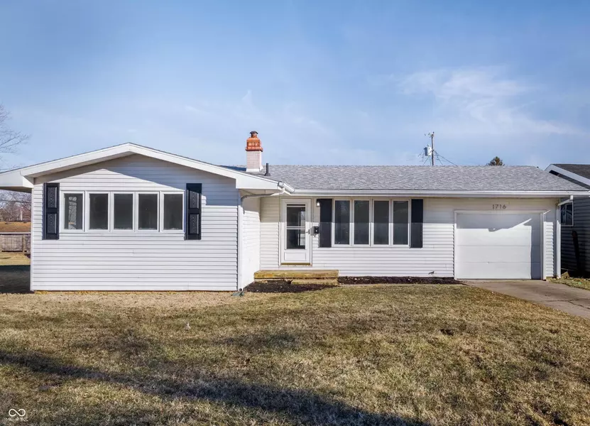 1716 Riley RD, New Castle, IN 47362