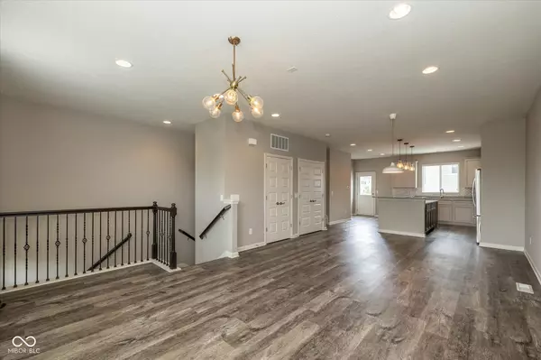1208 Chapman DR, Westfield, IN 46074
