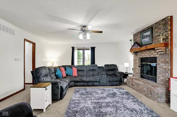 Whiteland, IN 46184,211 Deborah LN