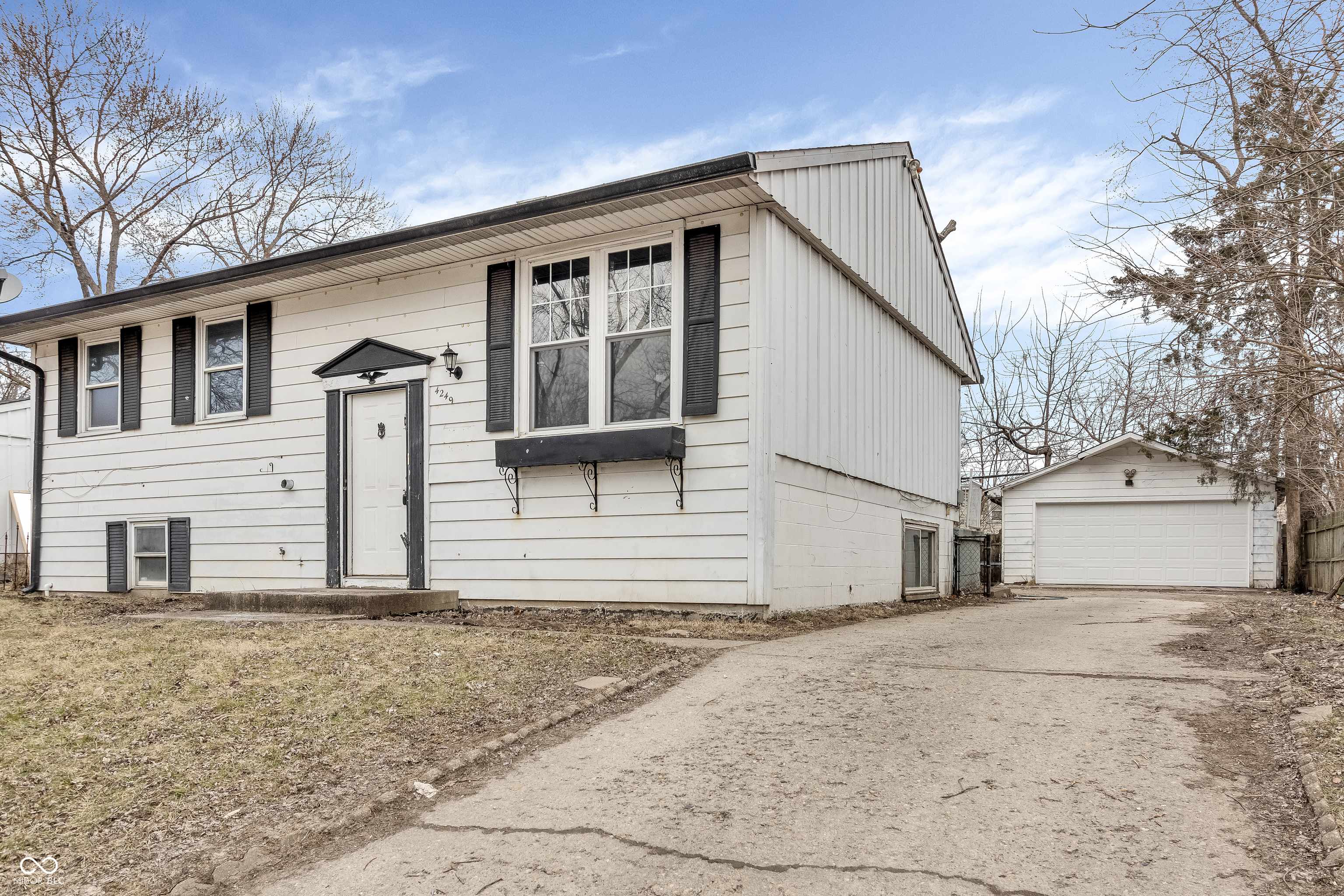 Indianapolis, IN 46226,4249 Dubarry RD