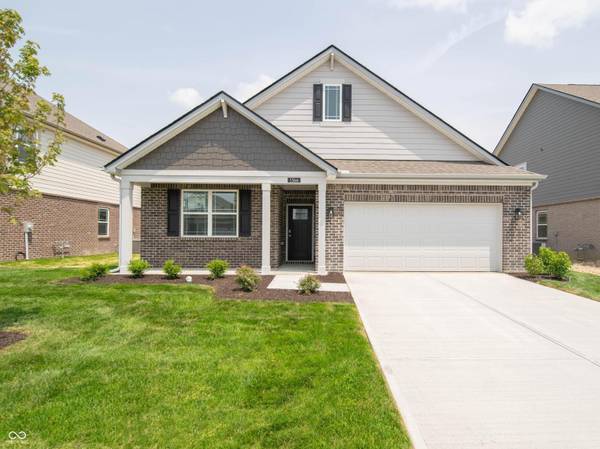 1366 Foxtail LN, Greenwood, IN 46143