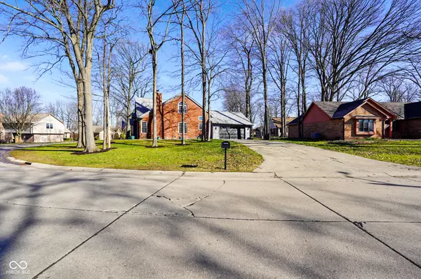 Greenwood, IN 46142,449 Old Hickory LN
