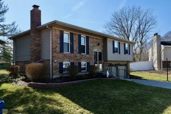 Indianapolis, IN 46217,7318 Chimney Rock CT