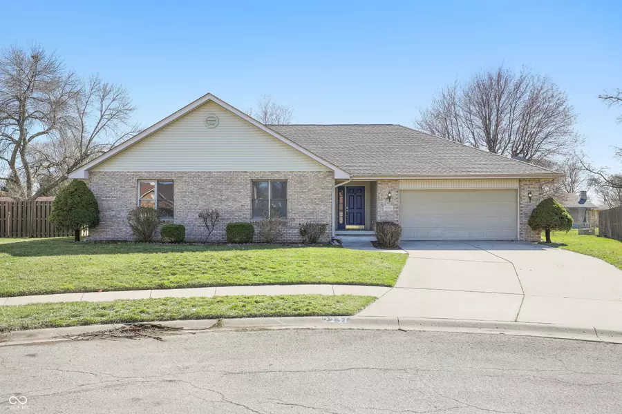 2231 Reston LN, Columbus, IN 47203