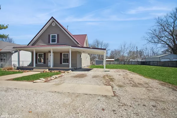119 5th ST SE, Linton, IN 47441