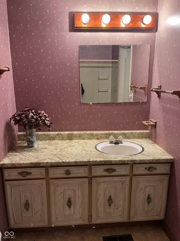 Indianapolis, IN 46219,930 N Ritter AVE