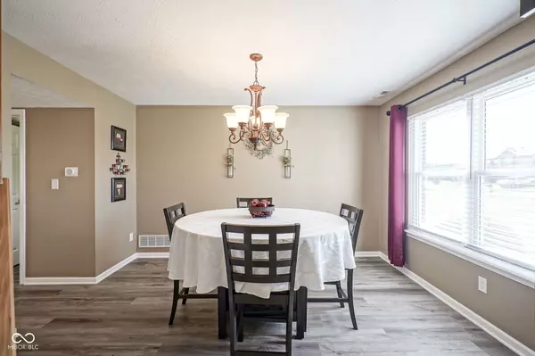 Indianapolis, IN 46239,10212 Ironway DR