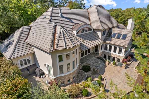 10821 Club Point DR, Fishers, IN 46037