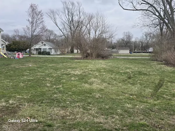 Terre Haute, IN 47802,1227,1229,1231 S 13TH HALF ST