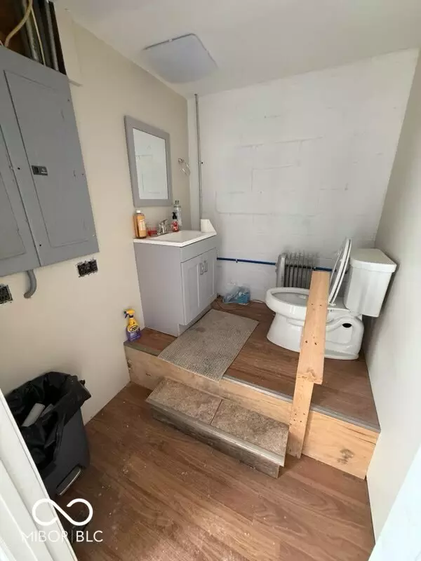 Salem, IN 47167,300 W Mulberry ST