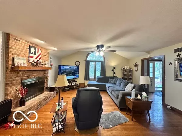 Columbus, IN 47201,4136 W Reece LN