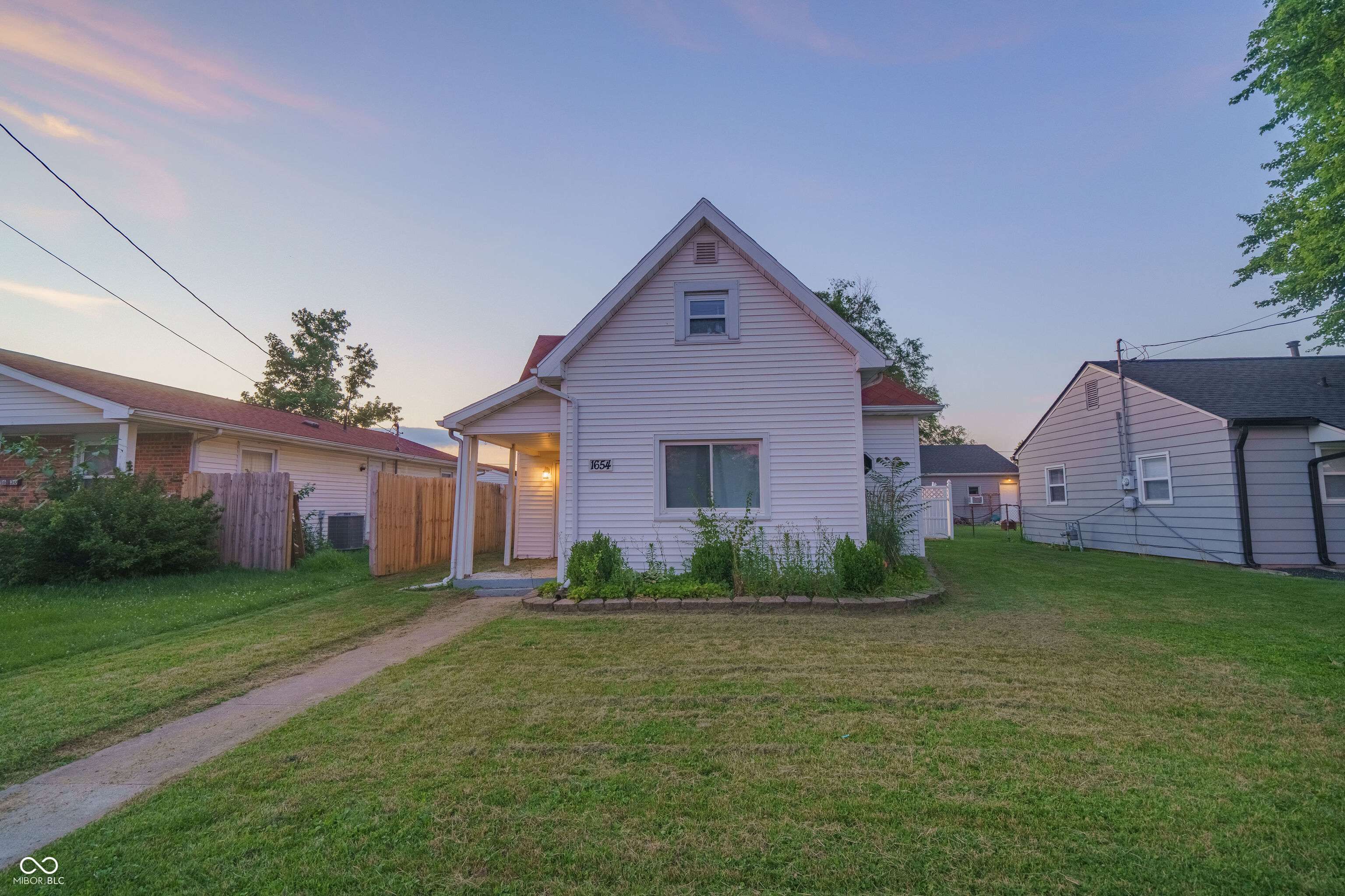 1654 E Ohio ST, Frankfort, IN 46041