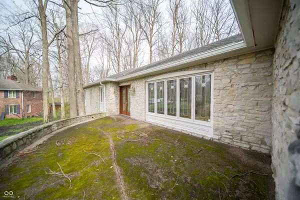 Indianapolis, IN 46250,5918 Camelback CT