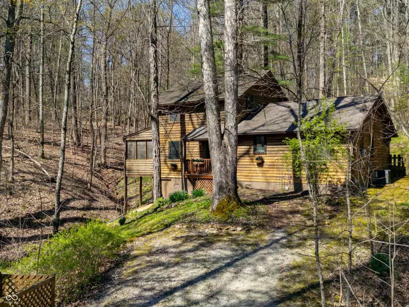 2558 Yellowwood Lake RD, Nashville, IN 47448