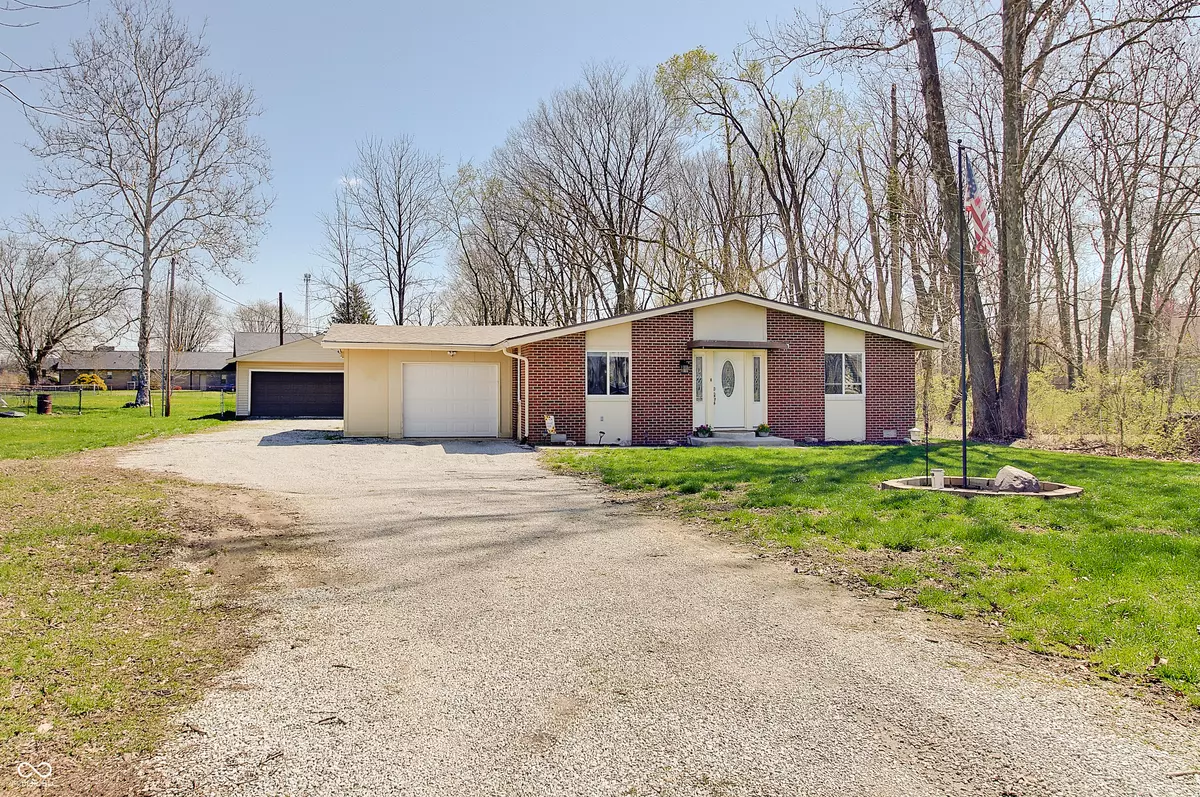 New Palestine, IN 46163,4389 S Brooklawn DR