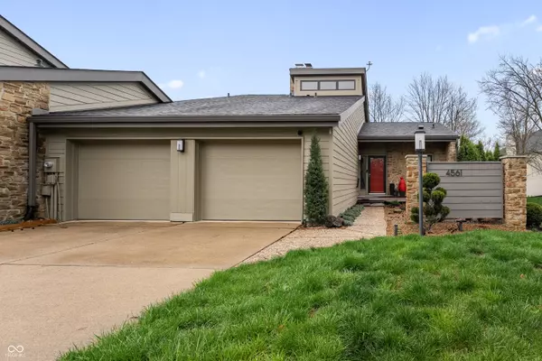 4561 Coles DR, Columbus, IN 47201