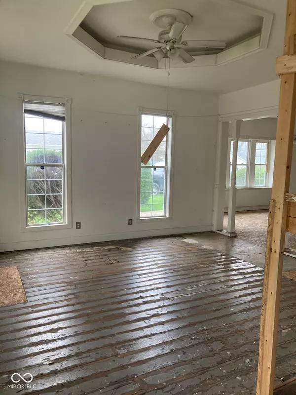 Edinburgh, IN 46124,601 E Thompson ST