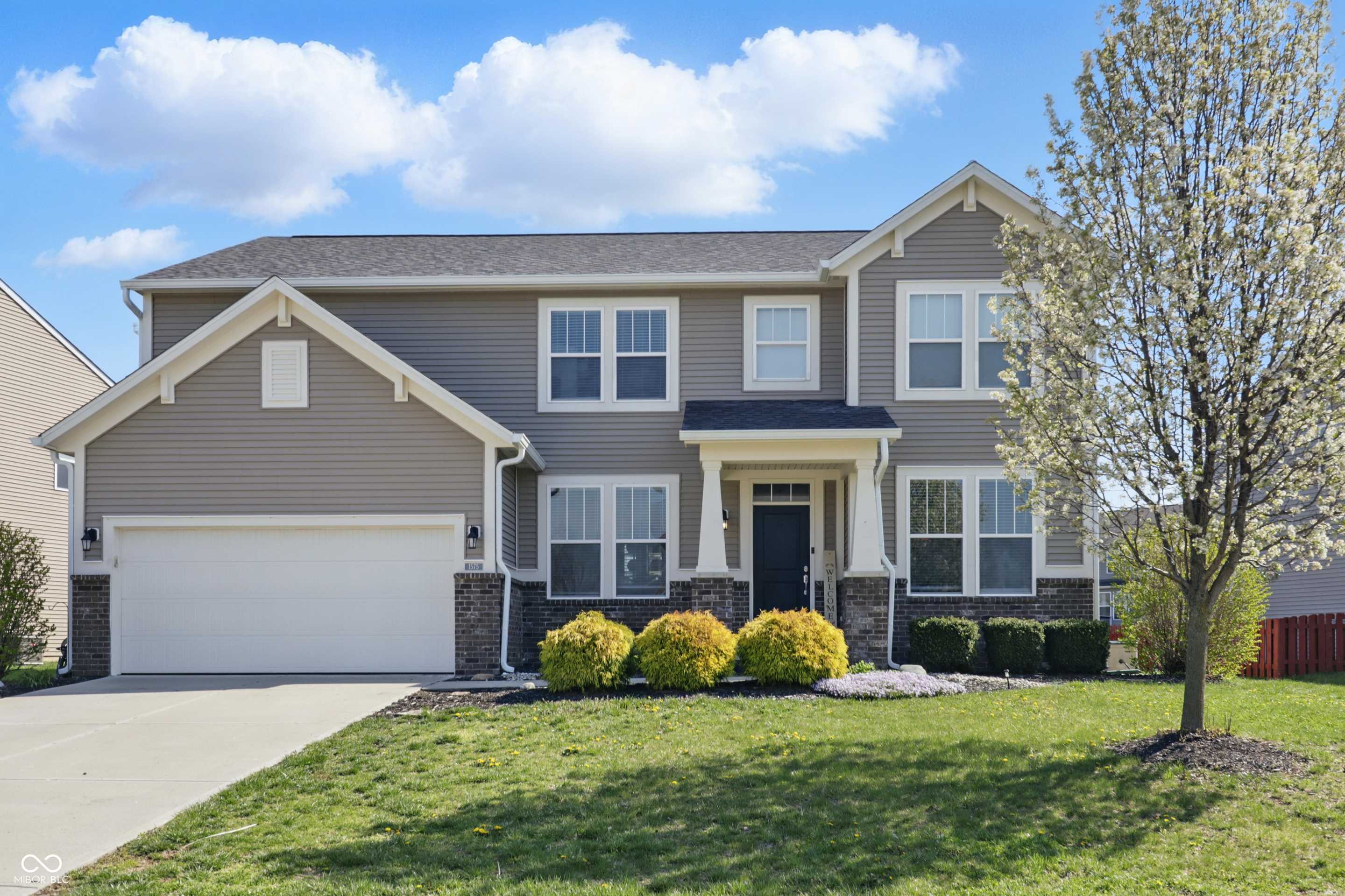 1575 Oakvista DR, Greenwood, IN 46143