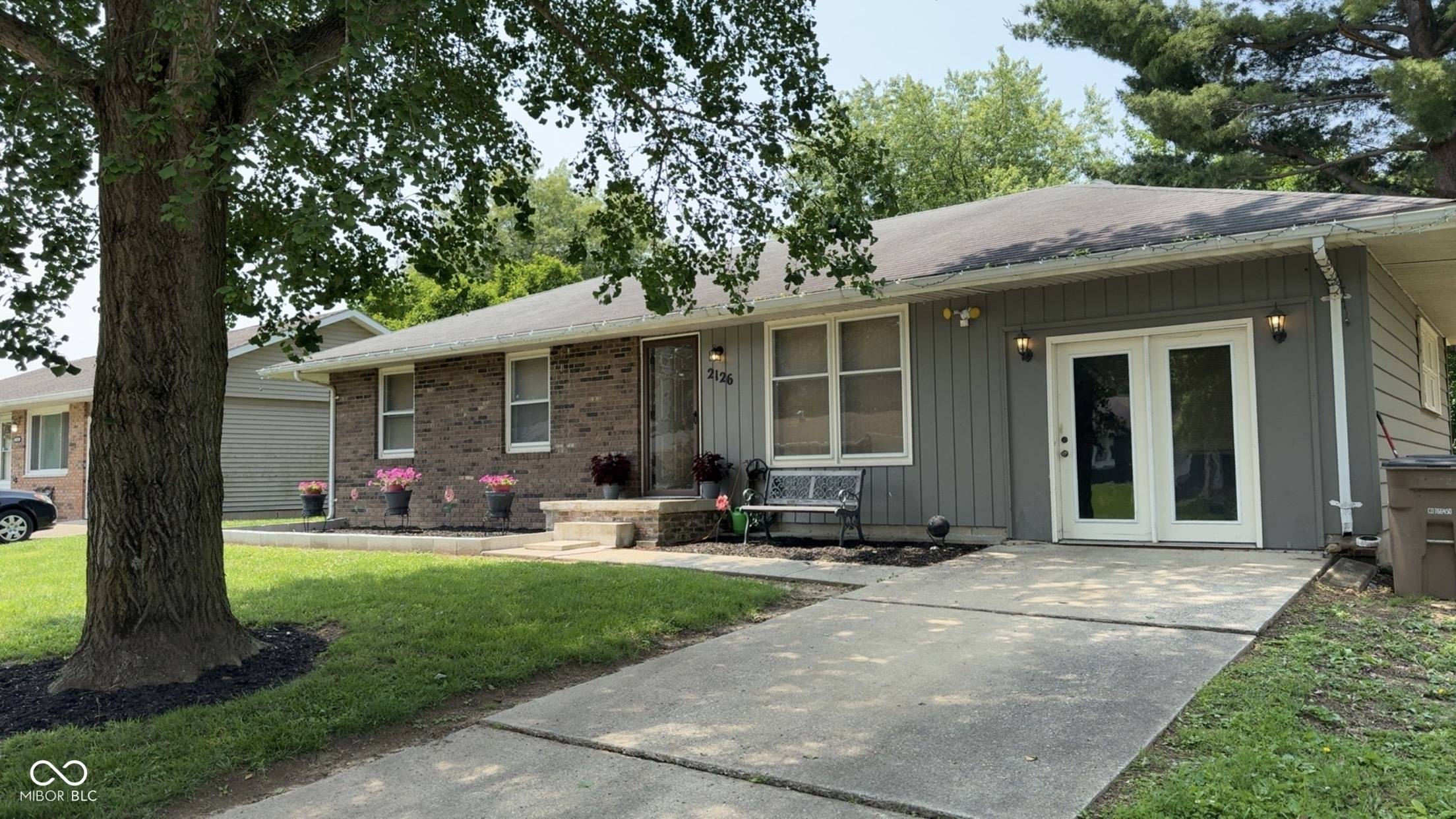 2126 Dawnshire DR, Columbus, IN 47203