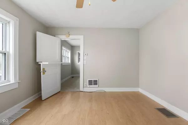 Indianapolis, IN 46217,5713 Bluff RD