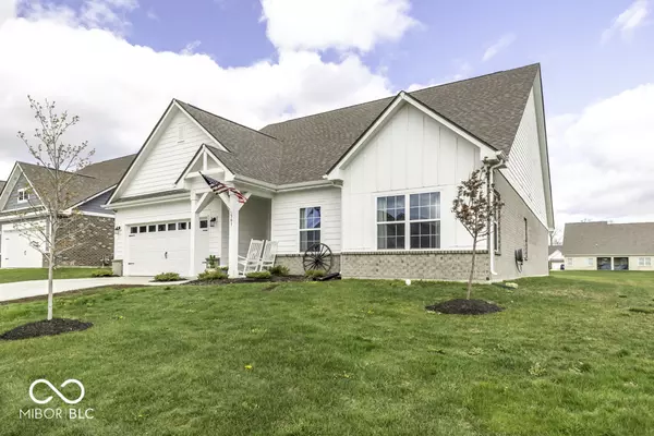 561 Riviera PL, Greenwood, IN 46143