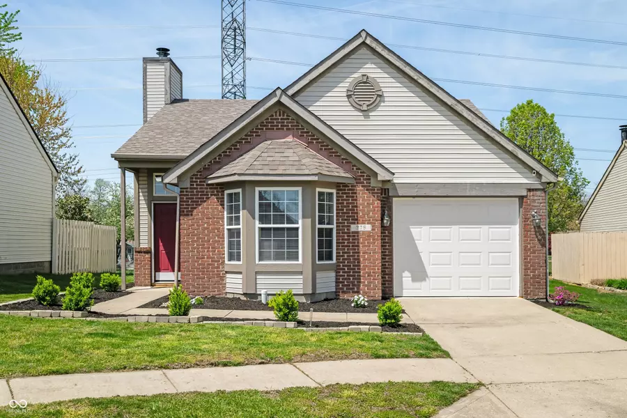 376 Lake Ridge LN, Greenwood, IN 46142