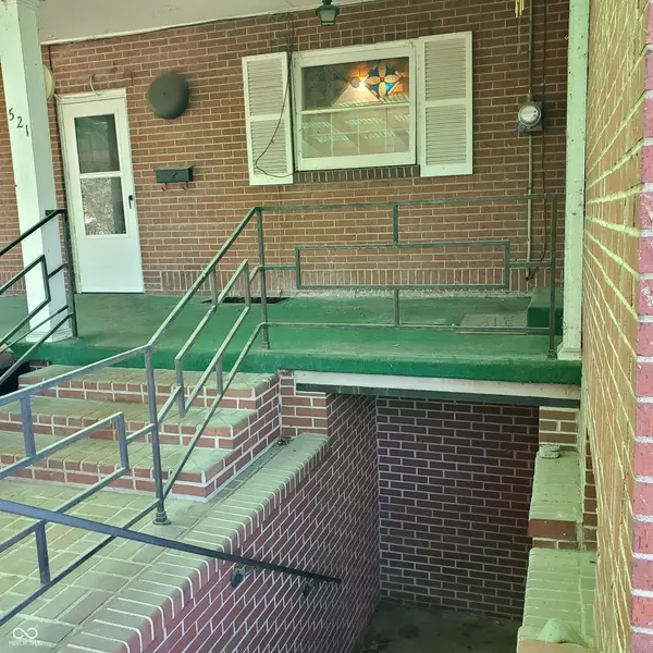 Brownstown, IN 47220,521 W Commerce ST