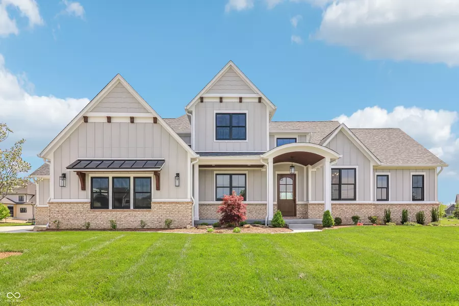 8083 Easton LN, Zionsville, IN 46077