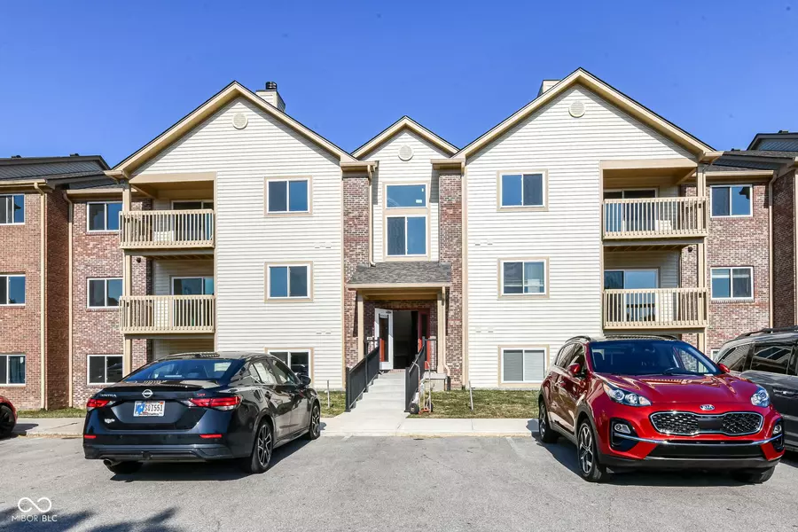 12517 Timber Creek DR #10, Carmel, IN 46032