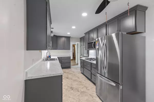 Indianapolis, IN 46237,7104 Combs RD
