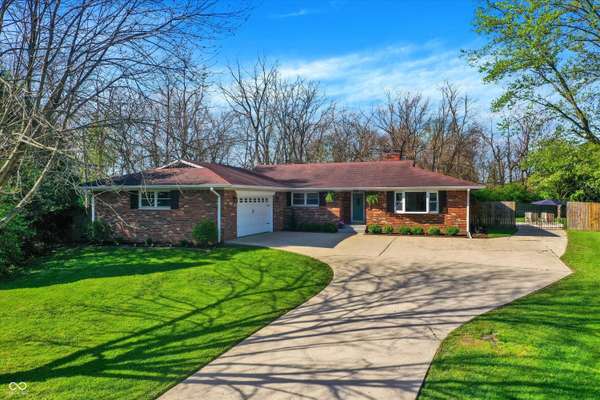 360 Hope CT, Greenwood, IN 46142