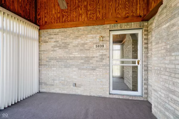 Indianapolis, IN 46237,5839 Quail Run DR