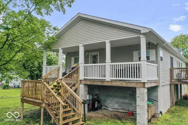 1040 Iowa ST, Columbus, IN 47201
