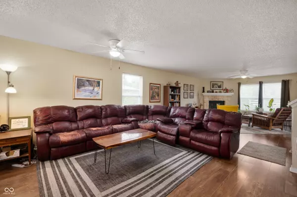 Indianapolis, IN 46259,8211 Firefly WAY