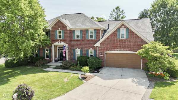 3601 Lakeshore CT, Greenwood, IN 46143