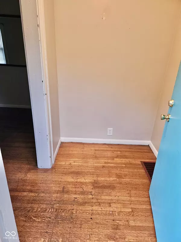 Indianapolis, IN 46219,5841 E Julian AVE