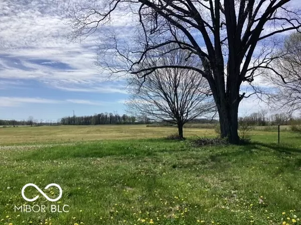 Greenfield, IN 46140,901 E 600 N