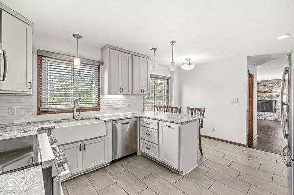New Palestine, IN 46163,4152 S Creekside DR