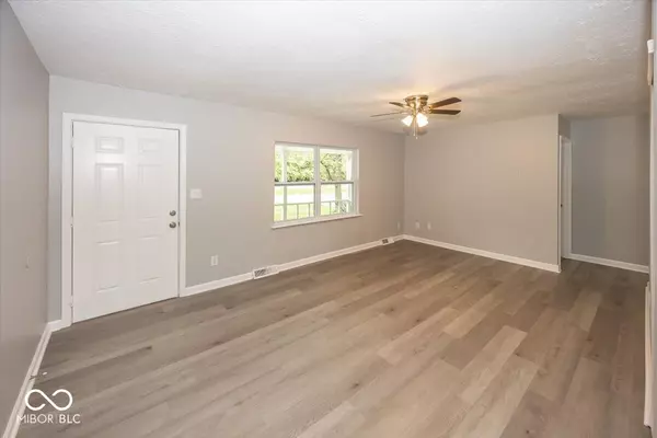 Indianapolis, IN 46217,8145 Railroad RD