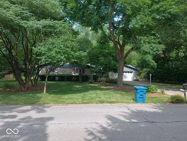 Indianapolis, IN 46260,8728 Holliday DR