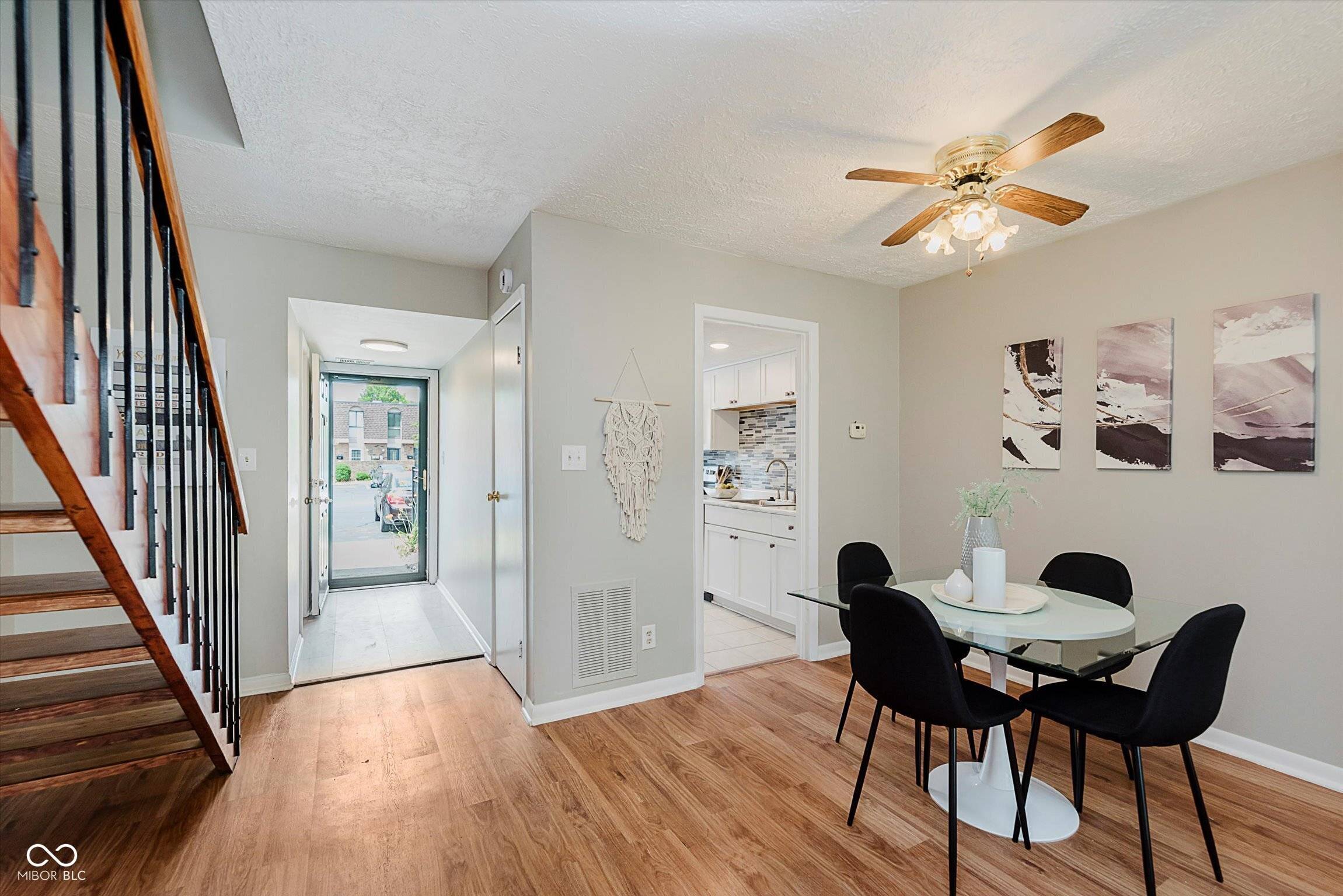 Indianapolis, IN 46260,7404 Countrybrook DR