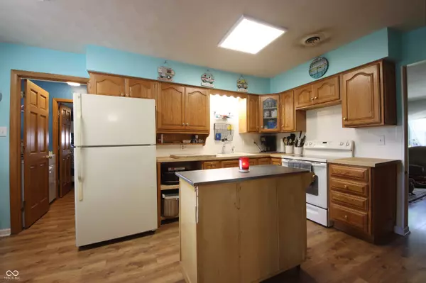 Indianapolis, IN 46221,5041 Norcroft DR