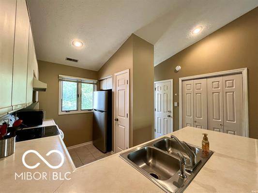 Bloomington, IN 47401,1843 Waters Edge DR #95